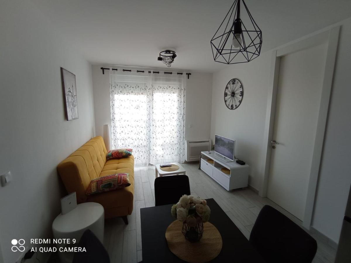 Apartment Ana Iadera With Balcony And Parking Zadar