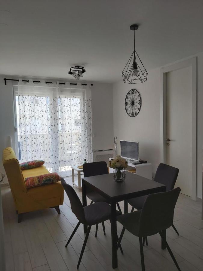 Apartment Ana Iadera With Balcony And Parking Zadar
